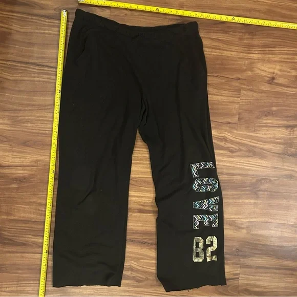 No Boundaries Black Track Pants with Love 82 Graphic Design joggers - Picture 1 of 4